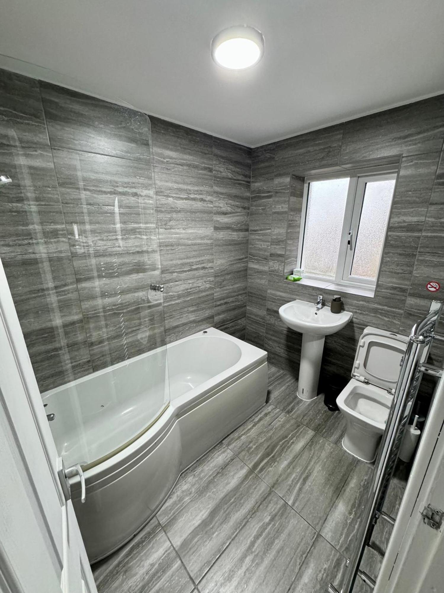 Florina S House 4 Bedrooms Villa Rugeley Exterior photo