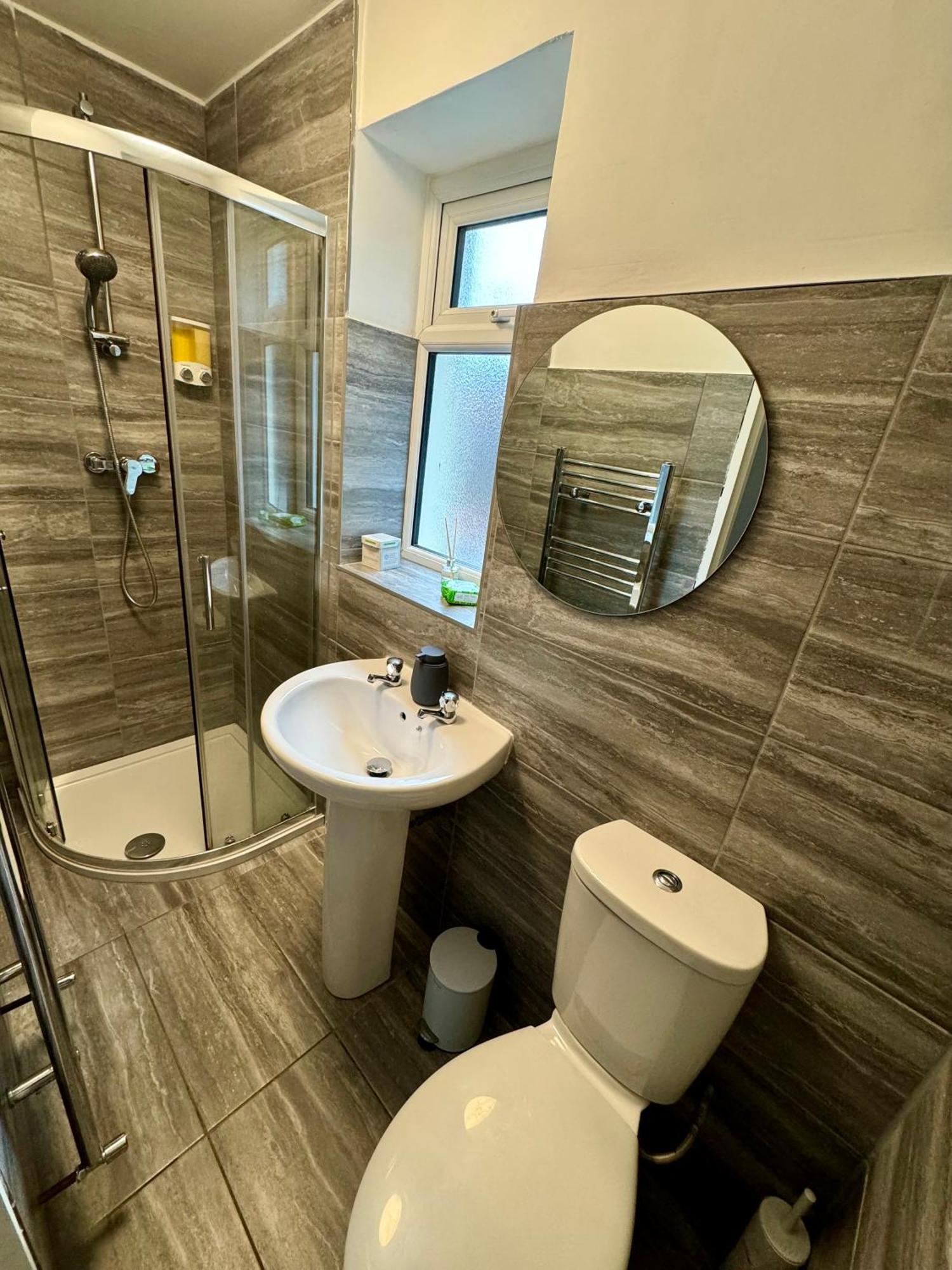Florina S House 4 Bedrooms Villa Rugeley Exterior photo